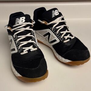 New Balance 3000 V4 turf trainers.
Mens size 11.5